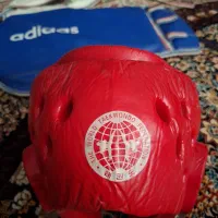 کلاه تکواندو  و هوگو