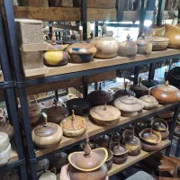 شکلات خوری چوبی پایه دار