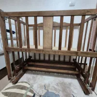 تخت گهواره شو کنارمادر