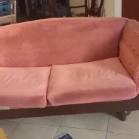 یک کاناپه دونفره فقط امروز  رایگان