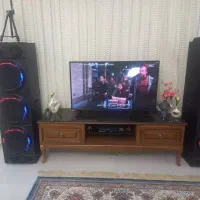 میز تلوزیون و آینه کنسول
