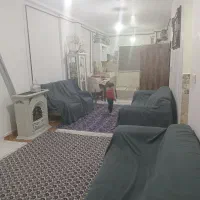 ۹۰ متری طبقه اول پارکینگ دار حمیدیان خ ایران