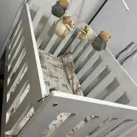 تخت و گهواره نوزاد