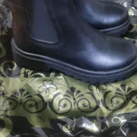 یک جفت چکمه آکبند نونو برام کادو آوردن سایزم نشده