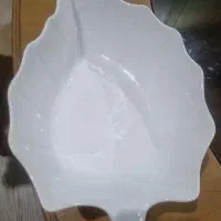 کاسه سرامیکی سفید طرح برگ و اردو خوری مارپیچ