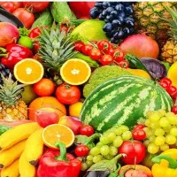 صندوق دار خانم در میوه فروشی صفاشهر