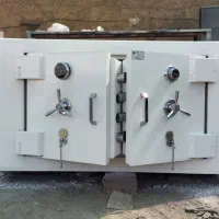 گاوصندوق زیرویترینی