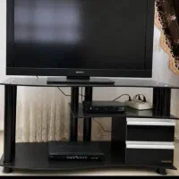 میز و تلویزیون