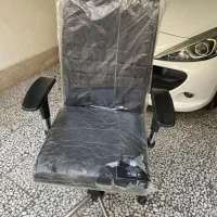صندلی چرخدار چرم