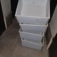 کشوی فایبرگلاس و تعدادی وصایل انباری سالم