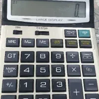 ماشین حساب و پایه چسب