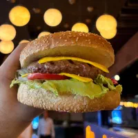 نیروی کمک آشپز و کار آموز جوان و صندوق دار