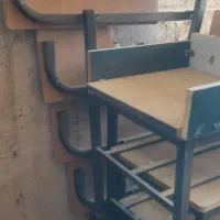 صندلی دسته دار و وسایل