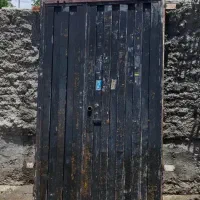 درب حیاطی ۱۲۰ در ۲۳۰ بدون پوسیدگی ،  سالم