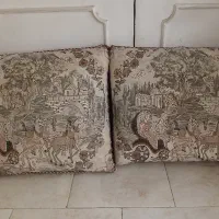دو عدد پشتی