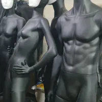 تعدادی مانکن با ۲صورت متفاوت بفروش میرسد