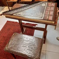 میز قانون و سنتور