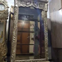 یک جفت ویترین و ساعت ایستاده چوب گردو و منبت