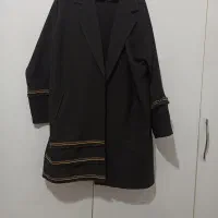 تعدادی مانتو به سایز ۴۲ تا ۴۸ میخوره
