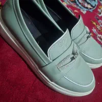 کفش سایز ۳۹