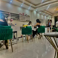 اجاره میز ناخن در سالن پرمشتری