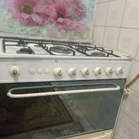 یک عدد اجاق گاز فر کارکرده