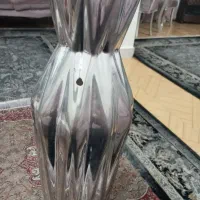 یک عدد گلدان وجا شمعی به فروش می‌رسد