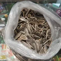 تخمه خام دورسفید
