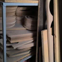 طاقچه و پارچه و حلقه و قاپک پژو دو عدد میز