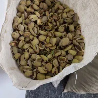 400 کیلو پوست سبز بادام مخصوص اسب و گاو و بز