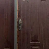 در ورودی دولنگه  جنس خوب با چارچوب آهنی