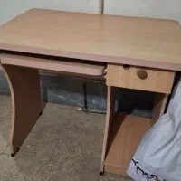 میز محکم کامپیوتر