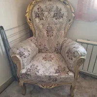 تک مبل هست برای آرایشگاهاا بدرد میخوره