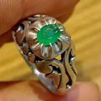 انگشتر زمرد پنجشیر افغانستان vivid green