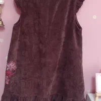 تعدادی لباس بچه‌گانه