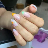 ارائه خدمات ناخن در چابکسر