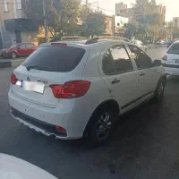 کوییک R سفید مشکی 1401