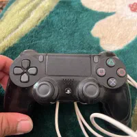 دسته ی اورجینال ps4 همراه با کابل