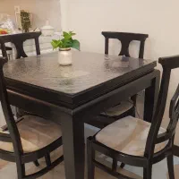میز نهار خوری ۴ نفره .
