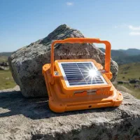 پروژکتوره شارژی خورشیدی پاوربانک دار