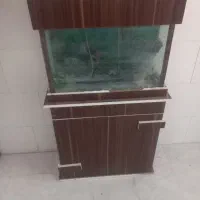 آکواریوم با میز و وسایل