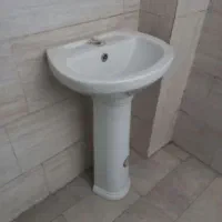 ۲ عدد روشویی پایه دار