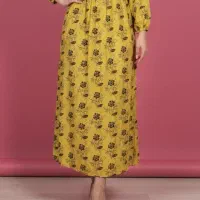 پوشاک زنانه نخی ساحلی