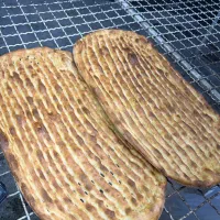 به یک نفر شاطر بربری برای شیفت بعدظهر نیازمندیم