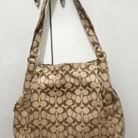 کیف لاویس