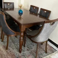 ناهارخوری در حد نو چوب بلوط