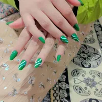 آموزش کاشت ناخن به صورت روسی فقط 4 میلیون