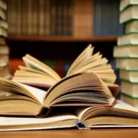 خریدار کارتن و کتاب