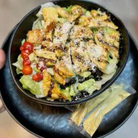 استخدام نیرو خانم جهت فست فود شیفت شب