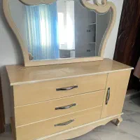 میز آرایش کشودار